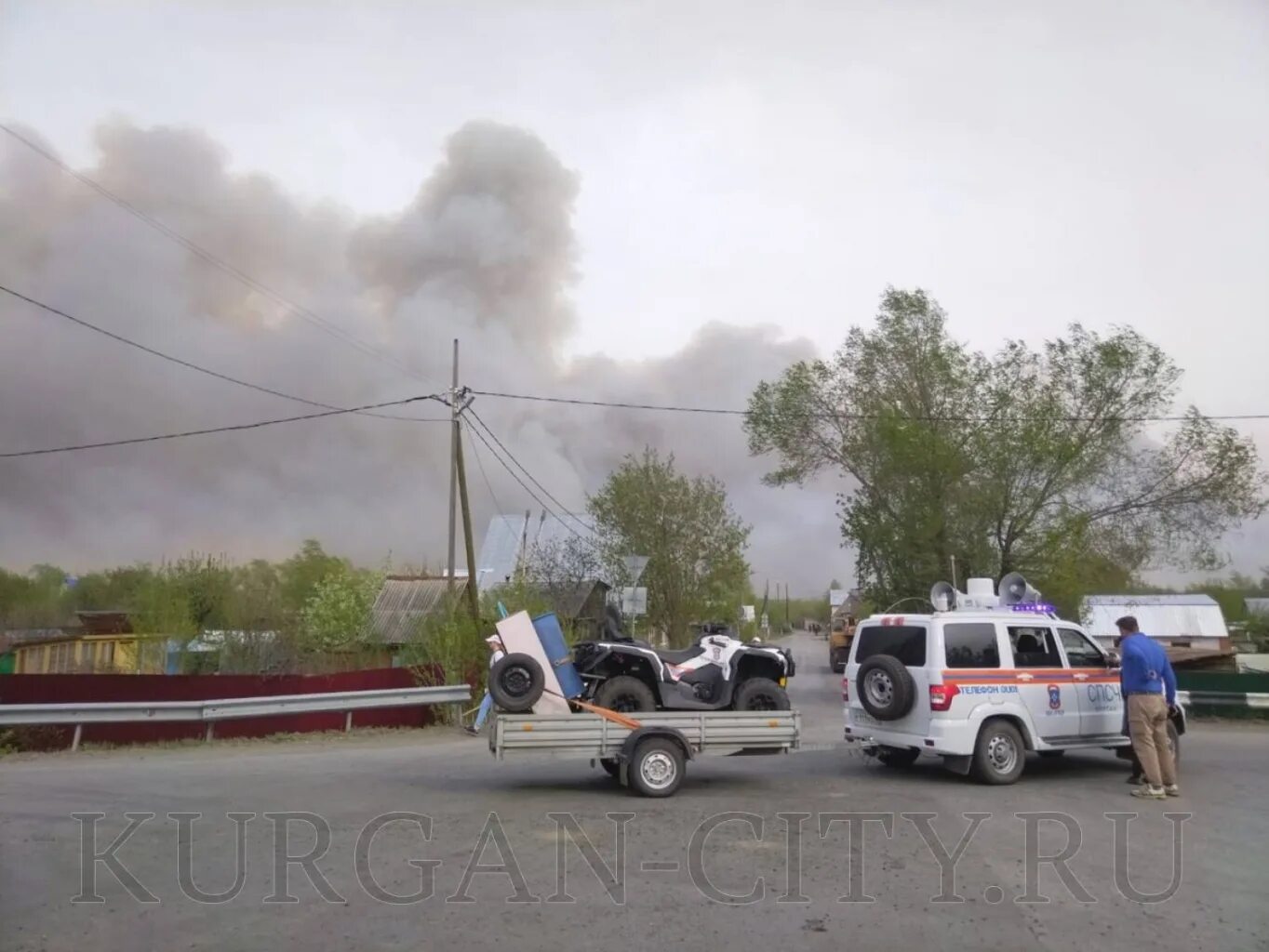 Пожар в Кургане. Пожар в городе. Ландшафтный пожар. Пожар в городе Кургане.