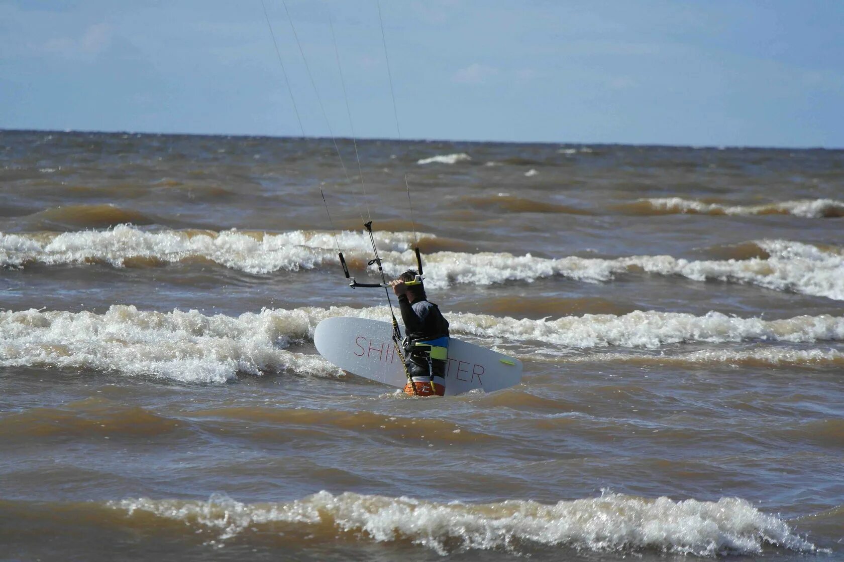 Виндгуру 8 бакен рыбинское. Рыбинское водохранилище кайт спот. Рыбинское водохранилище шторм. Виндсерфинг Рыбинское водохранилище. Рыбинское водохранилище волны.