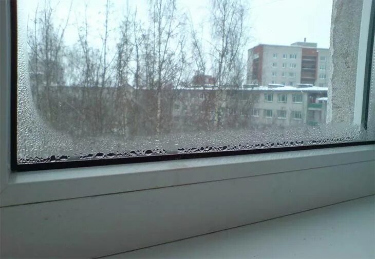 Потеют окна снаружи. Конденсат внутри стеклопакета. Обледенение пластикового окна. Плохие пластиковые окна. Влага на окнах.