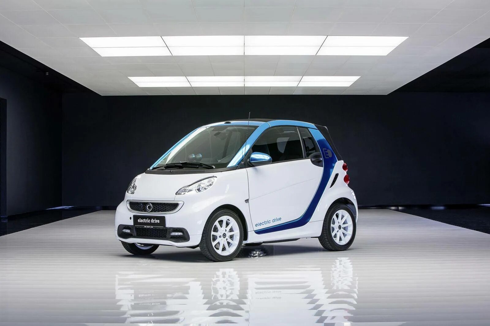 Электрокары Smart Fortwo.. Smart Fortwo Electric Drive, 2015. Smart Fortwo Electric Drive. Мерседес смарт электромобиль 2021. Самые экономичные бензиновые