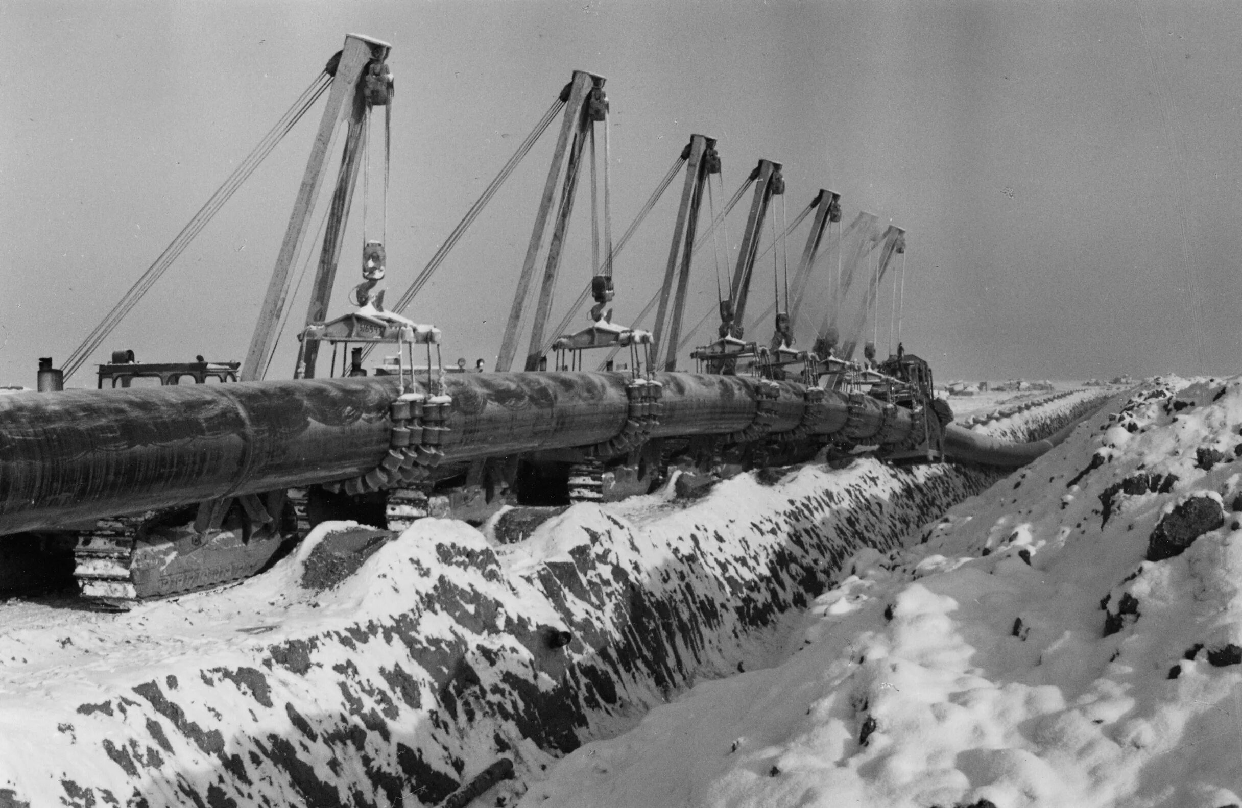 Какой нефтепровод был построен в 1960 е. Уренгой-Помары-Ужгород газопровод. Уренгой Помары Ужгород стройка. Уренгой-Помары-Ужгород СССР. Уренгой - Помары - Ужгород.