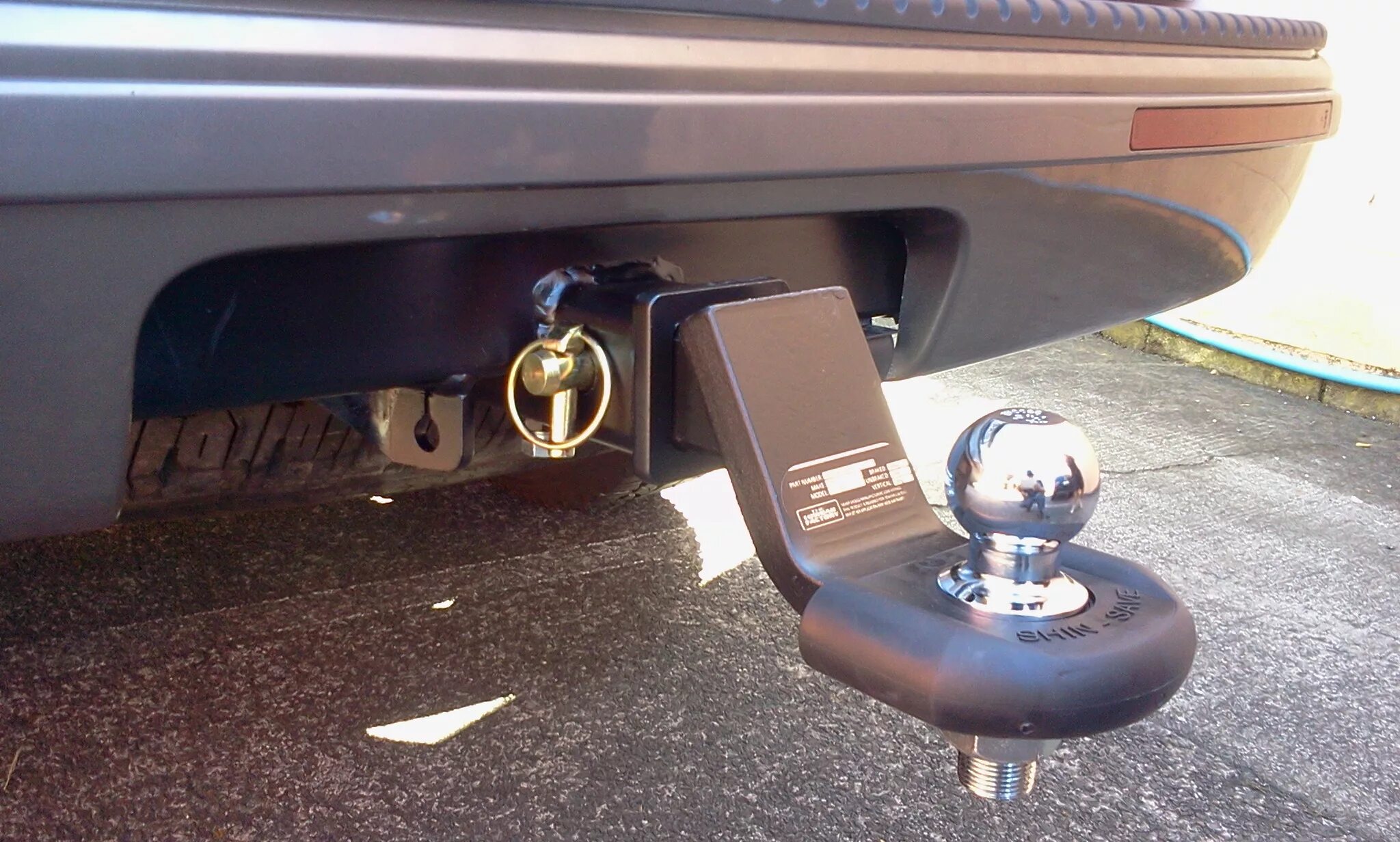 Ведро на фаркопе. Ведро на фаркопе. Ведро на фаркопе. Зачем фаркоп. Маленькое ведерко на машину.