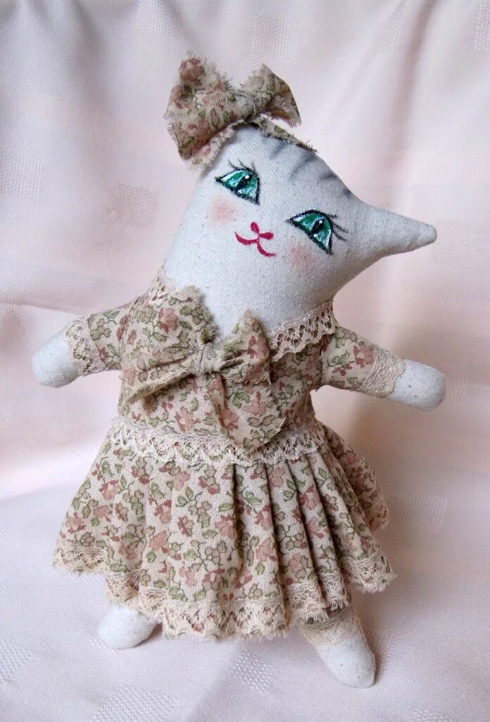 фелтинг игрушки. кот тильда. текстильные игрушки. кофейные чердачные игрушки. котик из фетра.