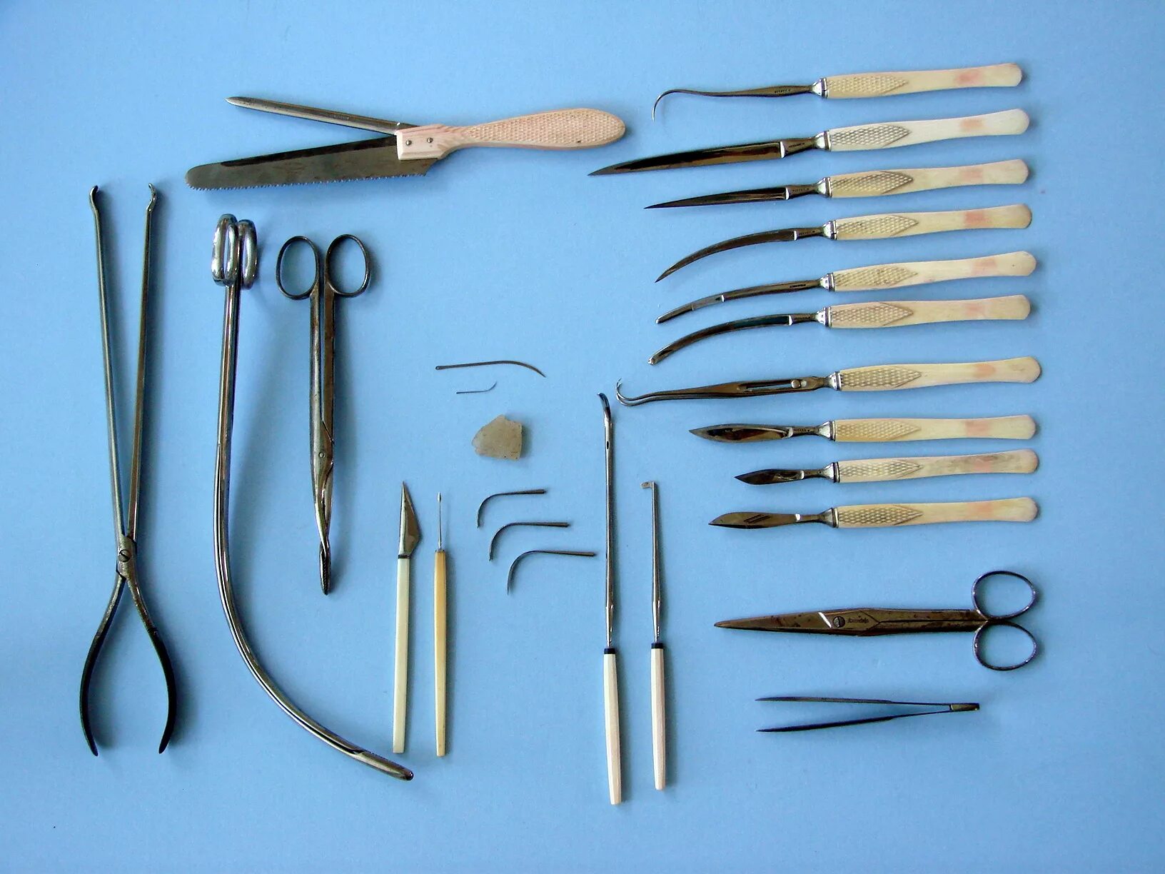 медицинские инструменты хирургические 20 века. костные щипцы фиксационные лангенбека. медицинские инструменты названия. медицинские инструменты названия. медицинские инструменты названия.