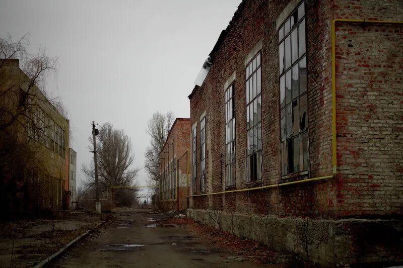 завод кзтз курск заброшенный. курский завод кзтз в ссср. завод кзтз. курский завод тракторных запчастей. завод кзтз курск заброшенный.