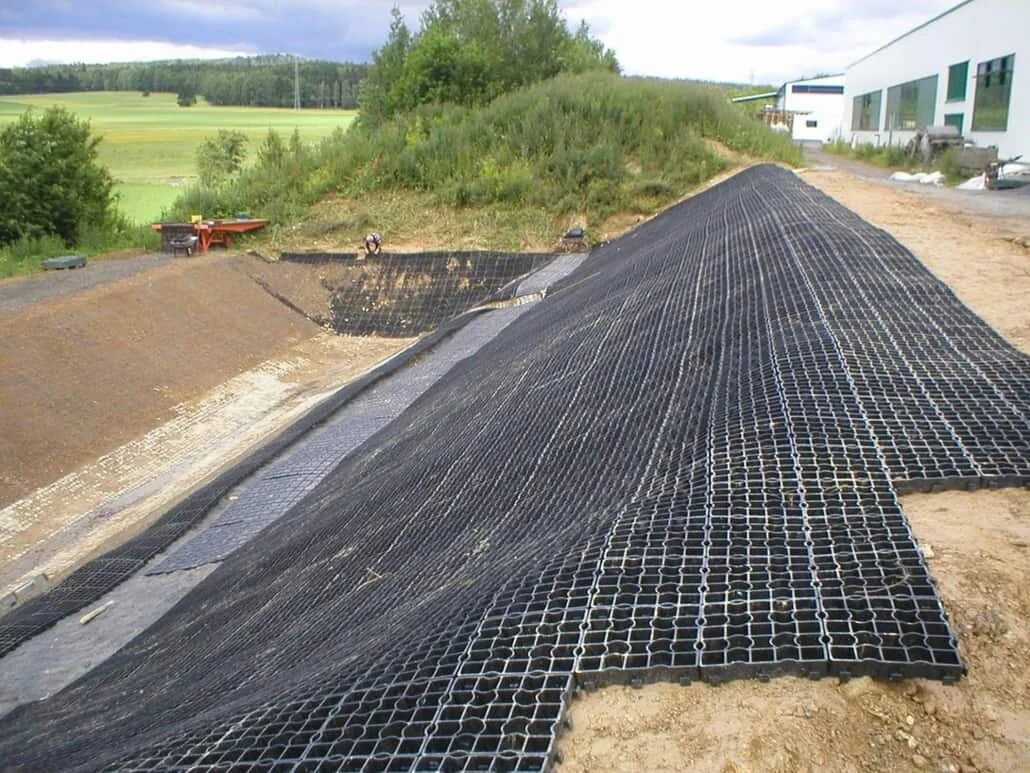 Георешетка объемная 210x210x50. Георешетка стабарм гр 10. Армированный грунт. Армирование грунта геосеткой. Георешетка объемная геоспан: ор 30/20.