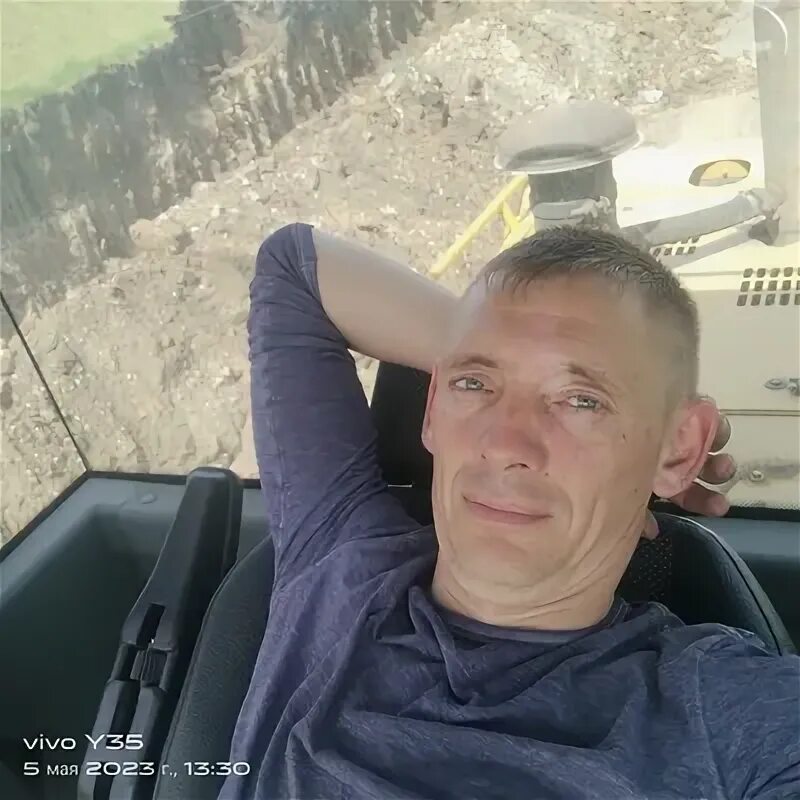 Сосед сашка. Меня не позвали мем. Спи давай так спать или давать. Ее парень мем. Спокойной ночи сашка.