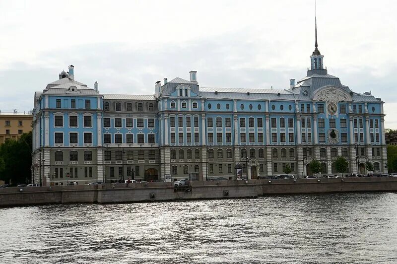 Нахимовское военное училище фото В центре Петербурга ограничат движение из-за выпускного Нахимовского училища