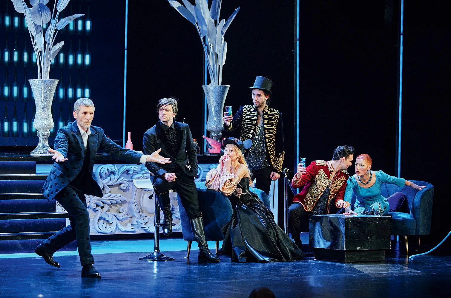 Красавец мужчина пушкинский театр. Красавец мужчина театр пушкина. Красавец мужчина театр пушкина. Красавец мужчина спектакль. Премьера "красавец мужчина"в театре пушкина.