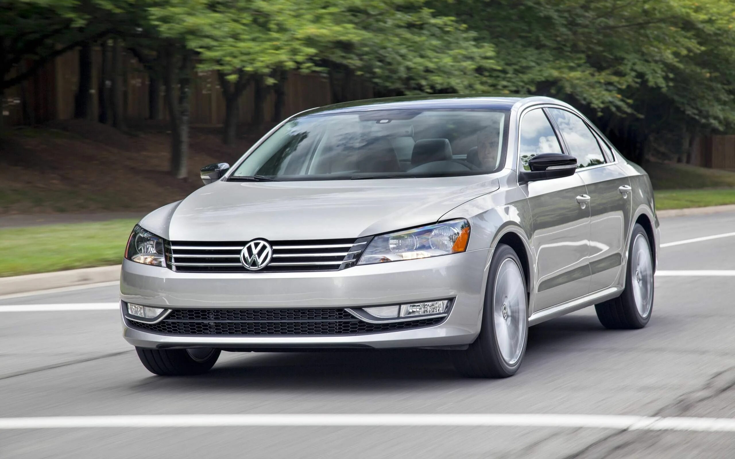 Volkswagen где купить. VW Passat 2014. Volkswagen Пассат 2014. Фольксваген Пассат 2011. Фольксваген Пассат 14 года.