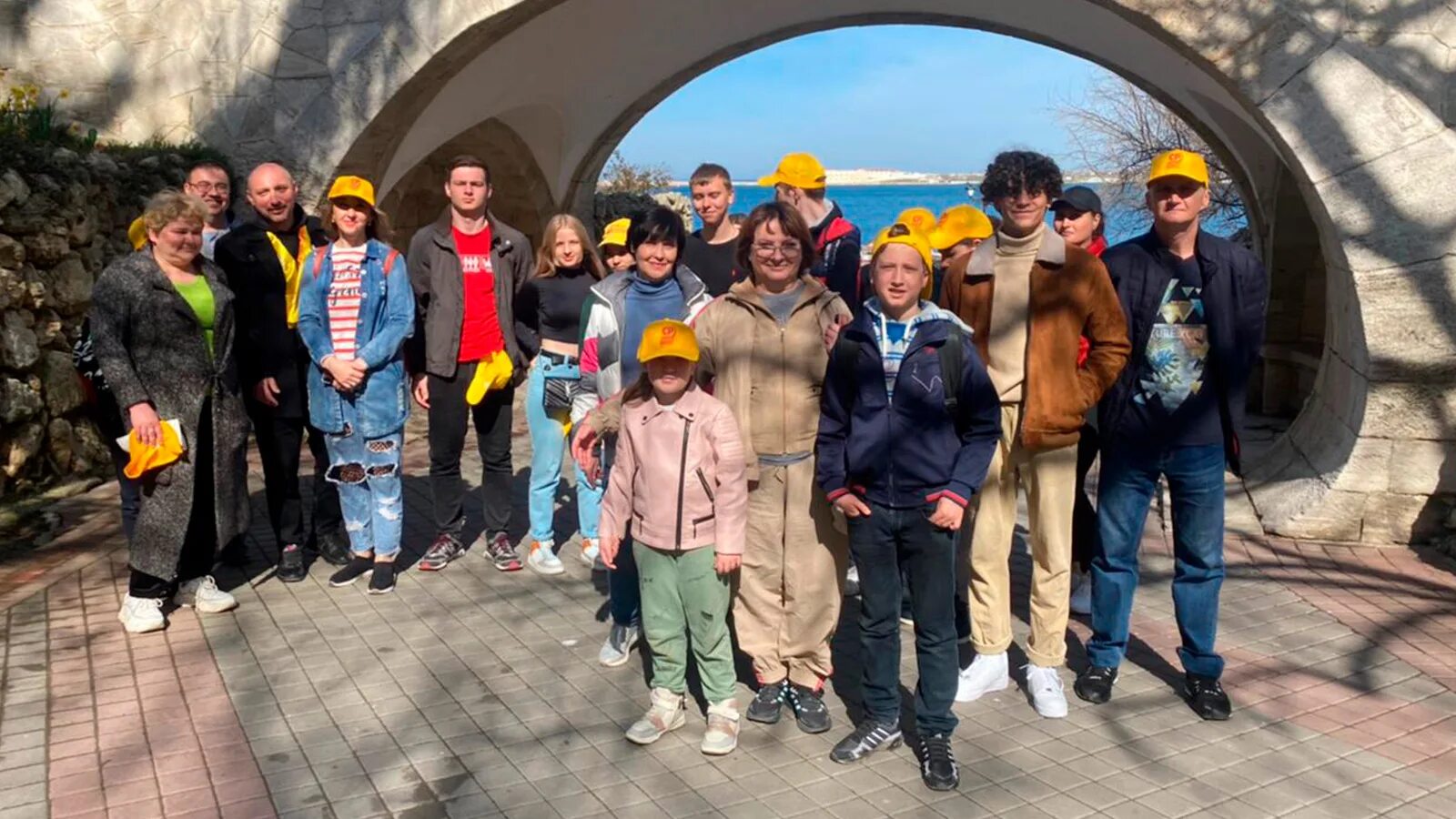 Блогеры которые живут в севастополе. Изложение 8 класс по аверченко тексту упр 26. Изложение с грамматическим заданием по тексту а аверченко. Мои родители жили в севастополе план. Блогеры которые живут в севастополе.