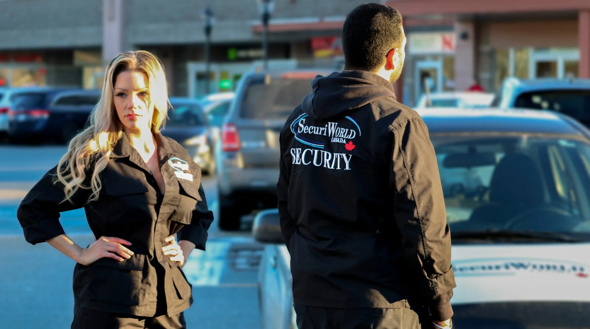 Security both. Девушка секьюрити. security guard. охрана компании девушки молодые. бишоп секьюрити.