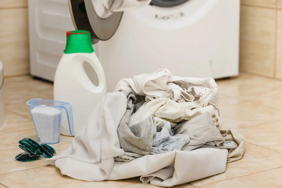 Какой лучший стиральный порошок автомат. Опасный стиральный порошок. liquid laundry detergent. посуда в химии. стиральные порошки обои.