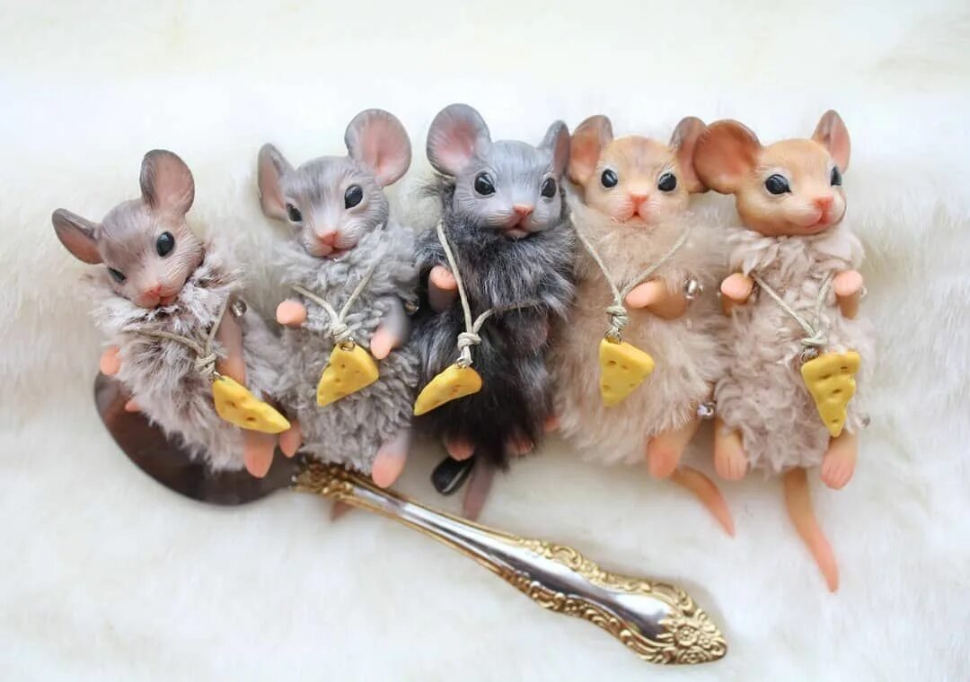 Смешанная техника игрушки мех глина. Игрушки в смешанной технике. Игрушки в смешанной технике из меха. Мышь в смешанной технике. Игрушка в смешанной технике мышь.