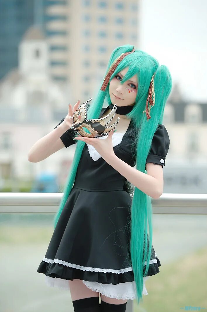 Hatsune miku cosplay. Косплеер Мику. Мику Хатсуне косплей принцесса. Яэ Мико косплей.