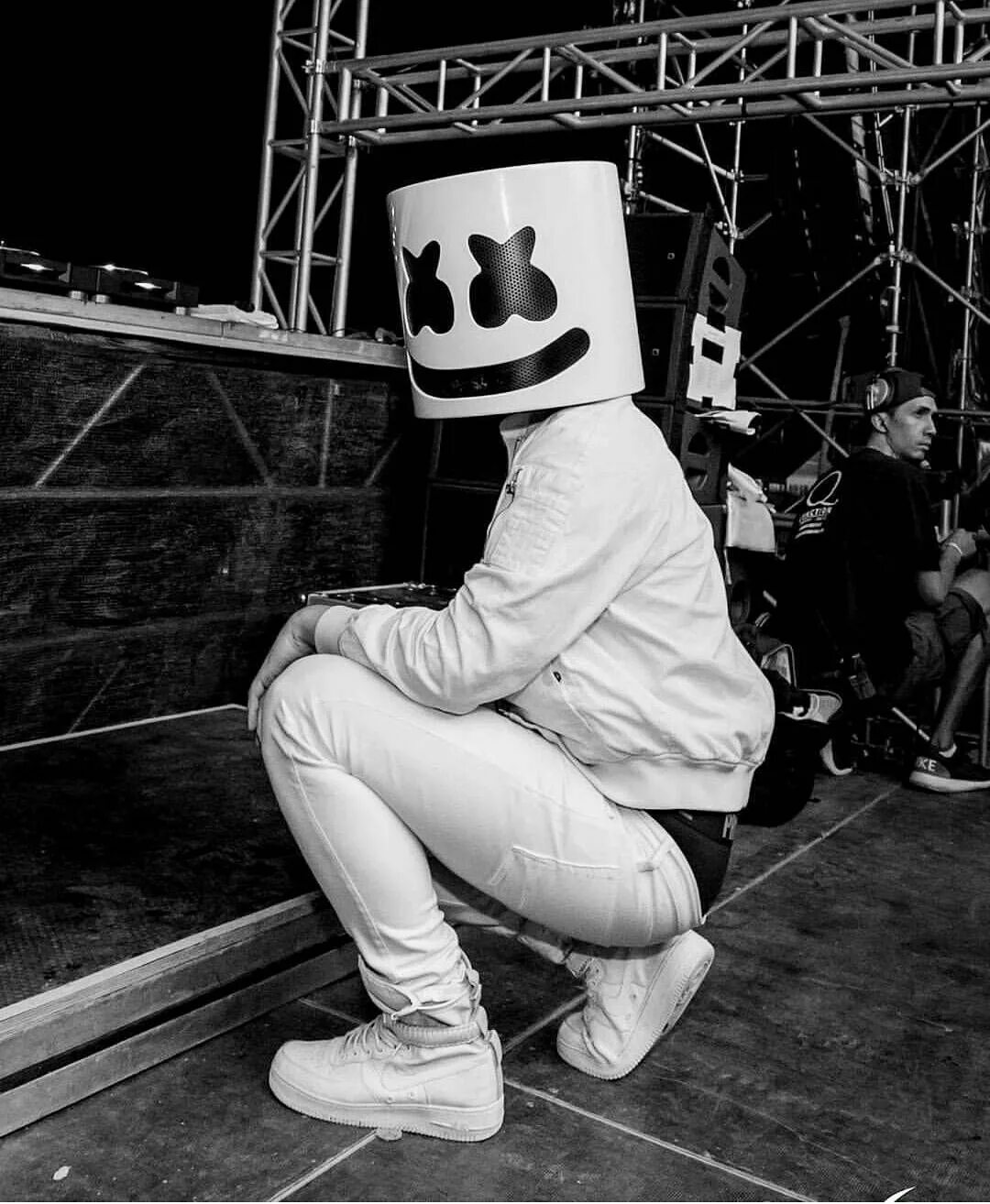 Marshmallow лицо. Marshmello. Маршмеллоу Дж без маски. Маршмеллоу музыкант без маски.