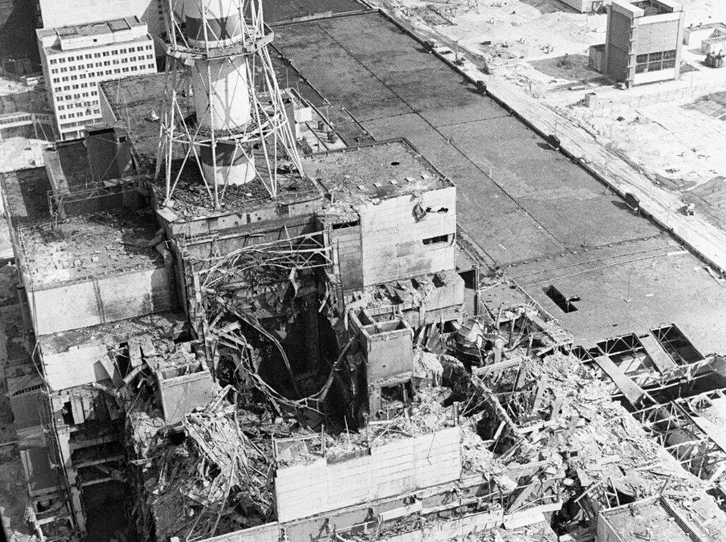 4 энергоблок чаэс 1986. Чернобыльская аэс 2022. Чернобыльская аэс. Чернобыльская аэс 1986 реактор. Место чернобыльской аварии.