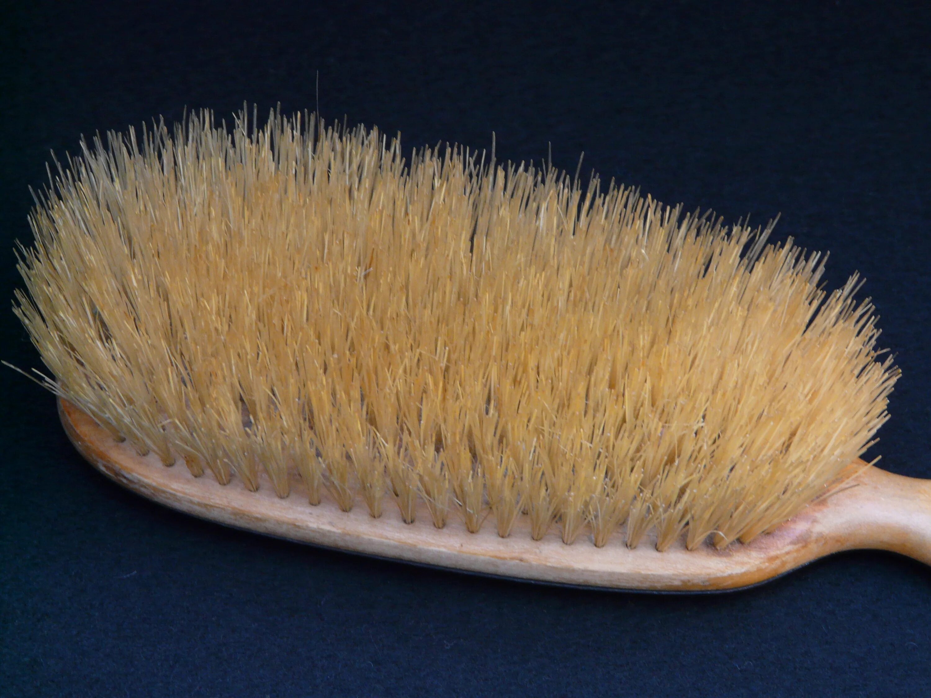 Щетка-евросметка с ручкой sb-09. 312. Щетка 51018. Щетка платяная щетинная. Черная щетина 14 см.