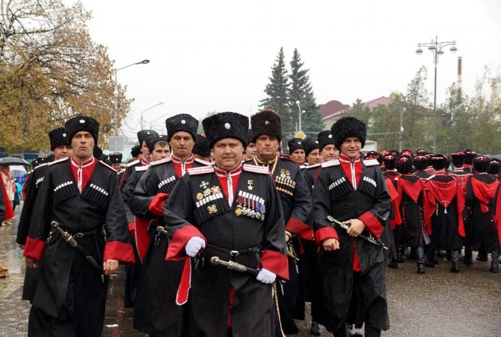 Кубанский костюм кубанского казачьего войска. Какие казаки были первыми. Современные казаки. Казачество "казаки на северном кавказе" 1860. Атаман кубанского казачьего войска.
