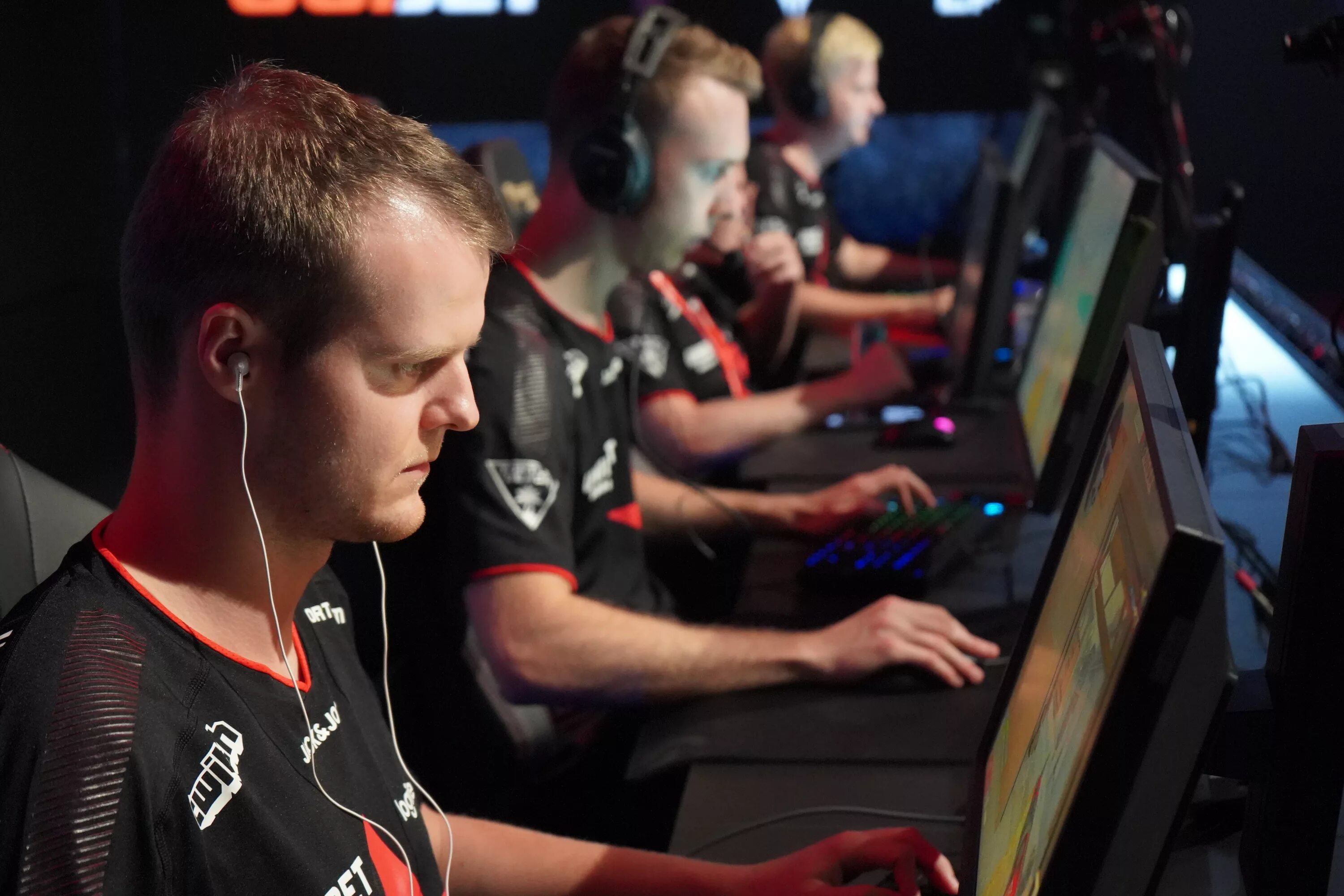 Gla1ve cs go. Gla1ve xyp9x astralis. xyp9x esl. xyp9x cs go. xyp9x 2025.