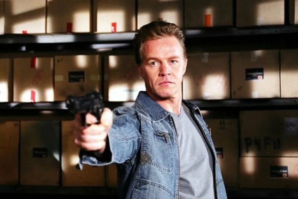 Зеркальные войны постер фильма. Зеркальные войны отражение первое фильм 2005. Сериал зеркальные войны. Mirror wars. Зеркальные войны отражение первое фильм 2005.