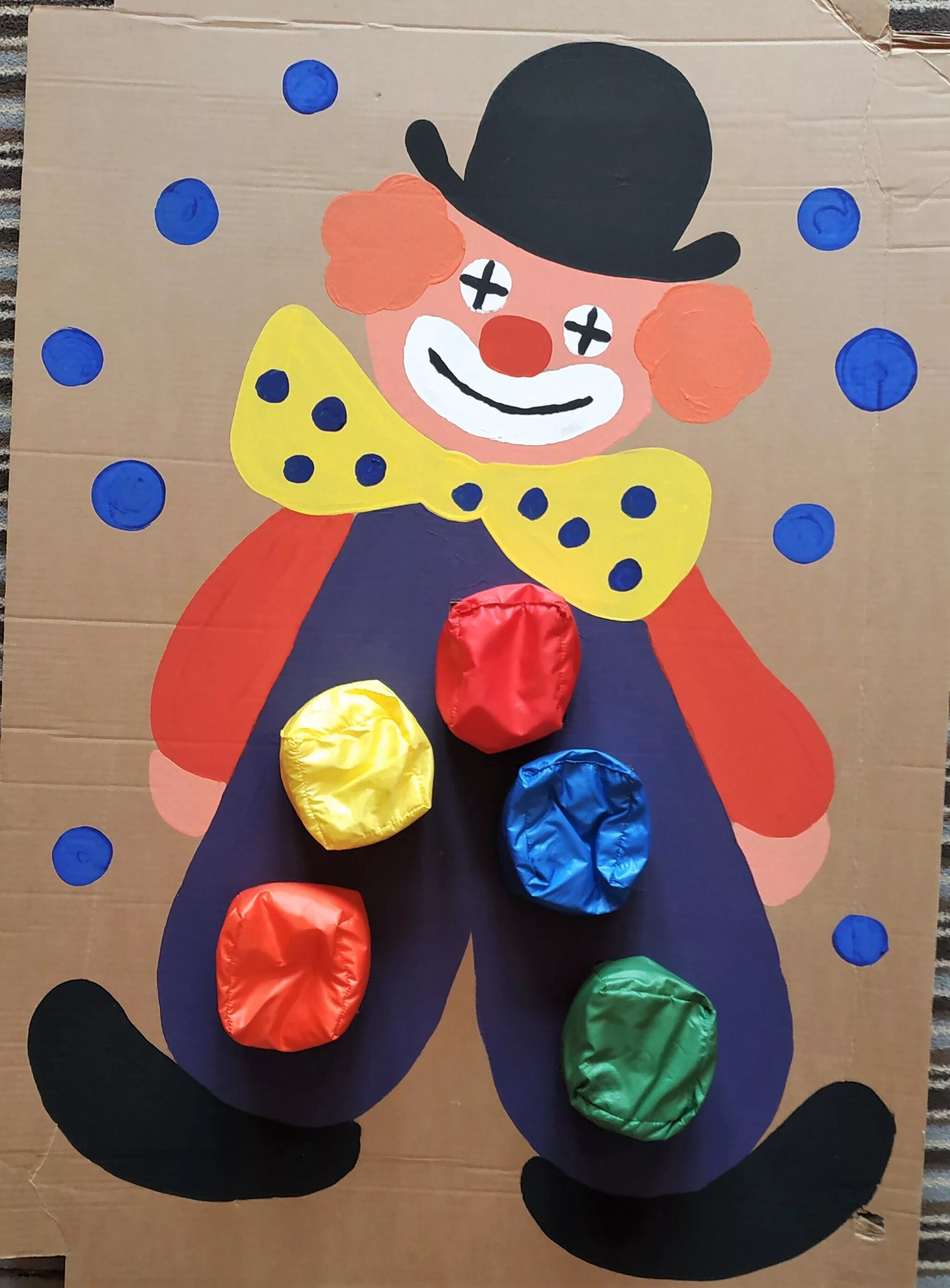 Клоун поделка для детей. Поделка клоун. Поддлека клоун. Поделка клоун из цветной бумаги. Аппликация "клоун".