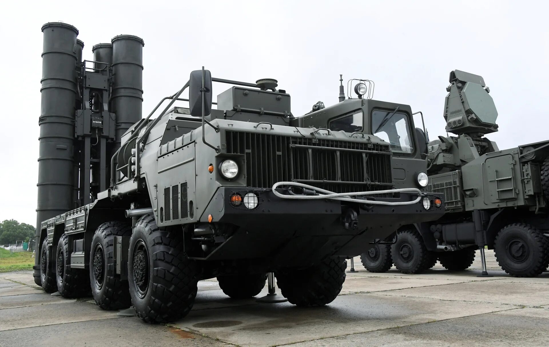 Как называется с 400. Зрк с-400. с-400 триумф. зрс с-400 триумф. s400 триумф.