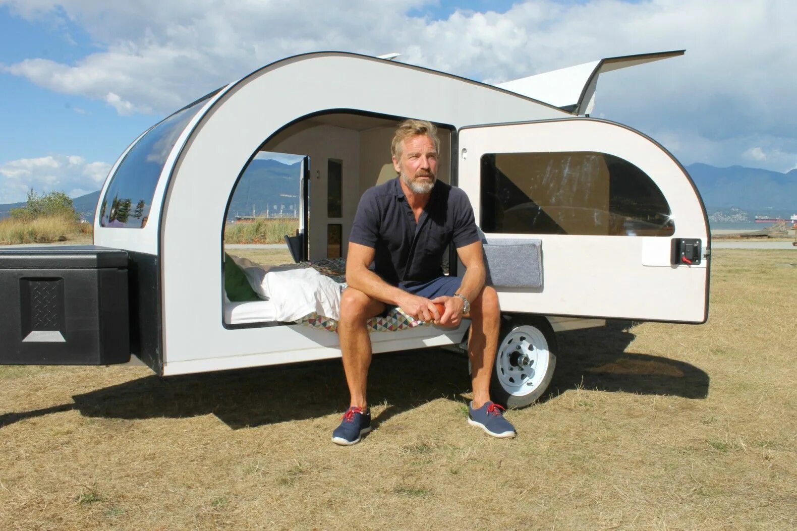 Mini Camper Trailer. Топ Гир кемпинг дом на колесах. Мини Караван мини кемпер. Прицеп кемпер Lotus Caravans. Сколько стоит караван