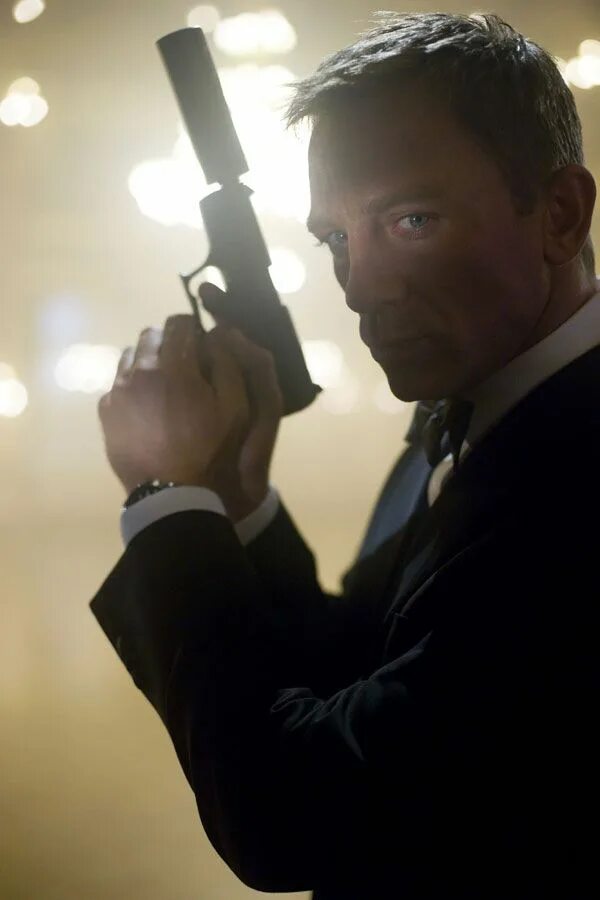 Bond series. Дэниел крейг 007. Пирс броснан бонд. Bond series. Пирс броснан 007.