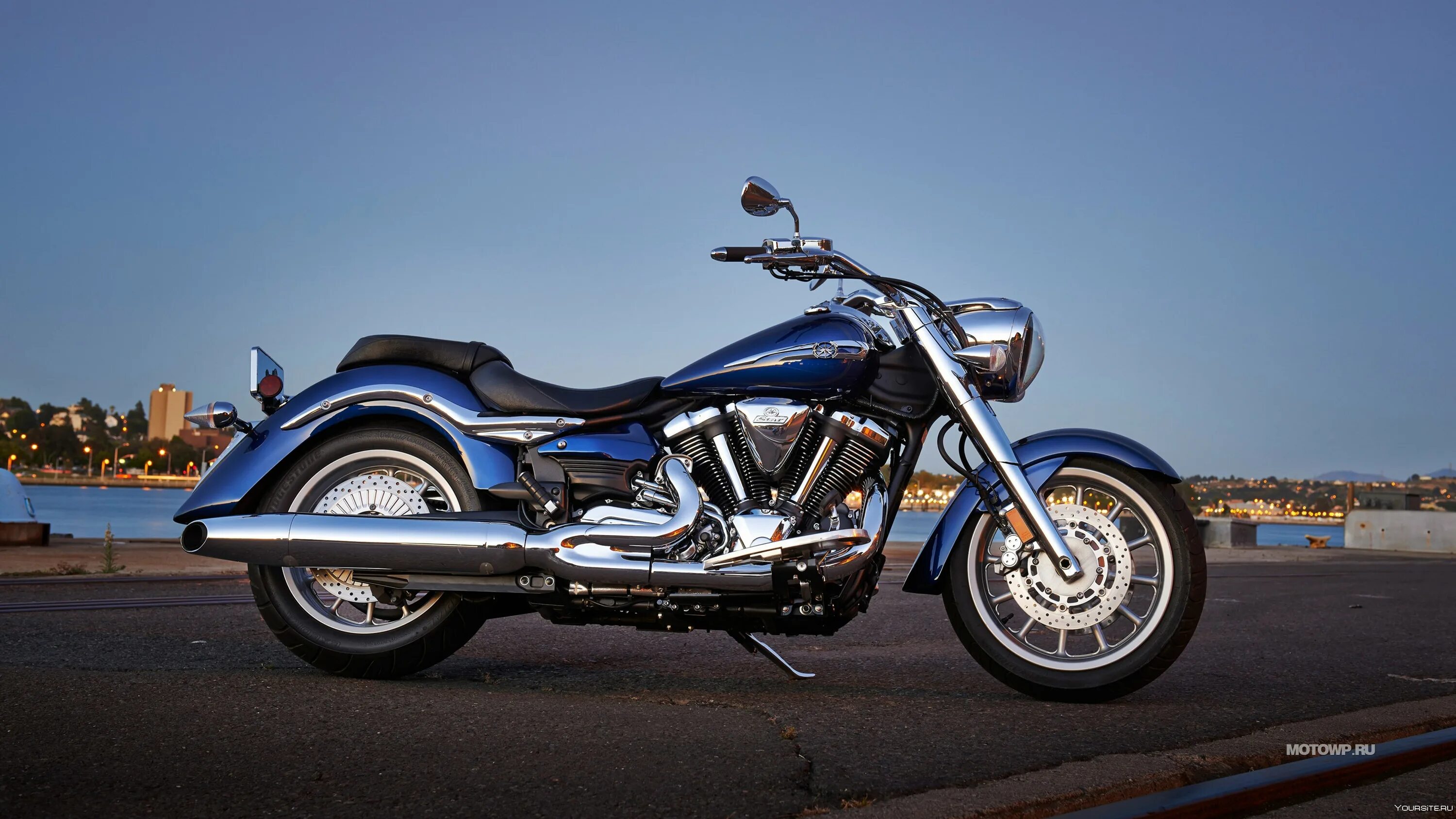 Мотоцикл yamaha star. Yamaha Roadliner. Yamaha XVS 1100. Yamaha Star Roadliner s 2021. Ямаха 1800 мотоцикл круизер.