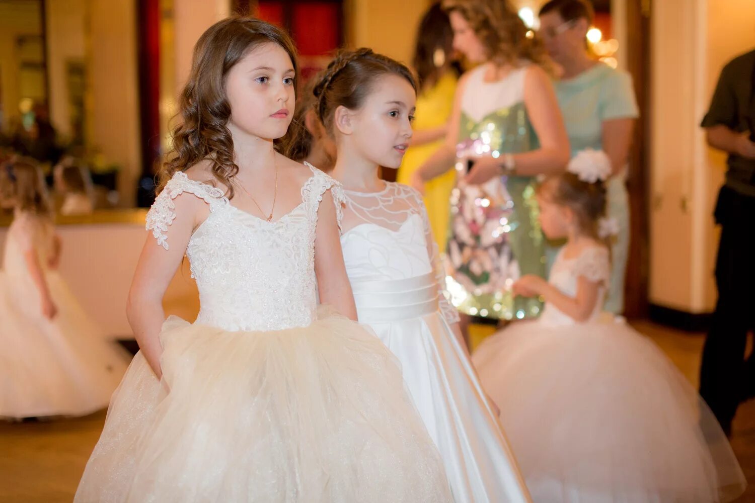 Бал для детей. Костюмированный бал в санкт-петербурге. Детский бал фото. «школьный бал» (пол линч, 1980). Детский бал.