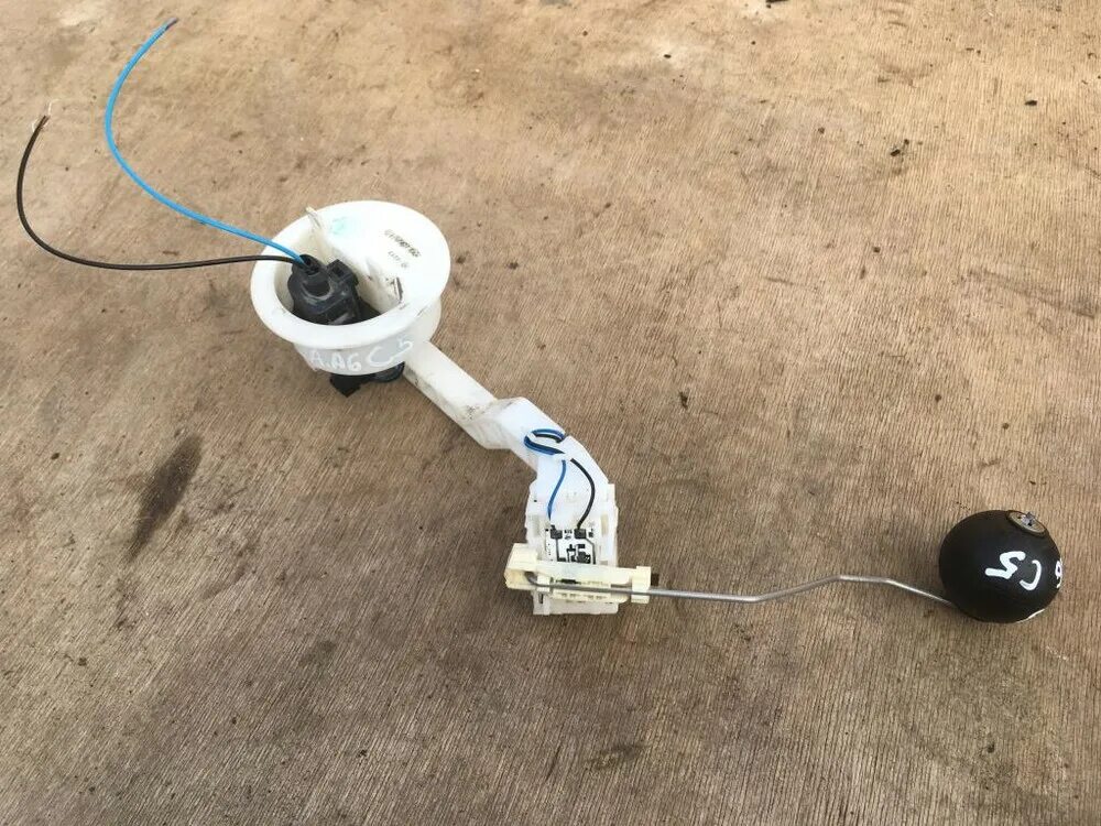 датчик уровня топлива ауди а6 с7. 8 бензин. 0td. ауди 6 с5 датчик низкого уровня топлива. датчик уровня топлива ауди а6 с5 2.