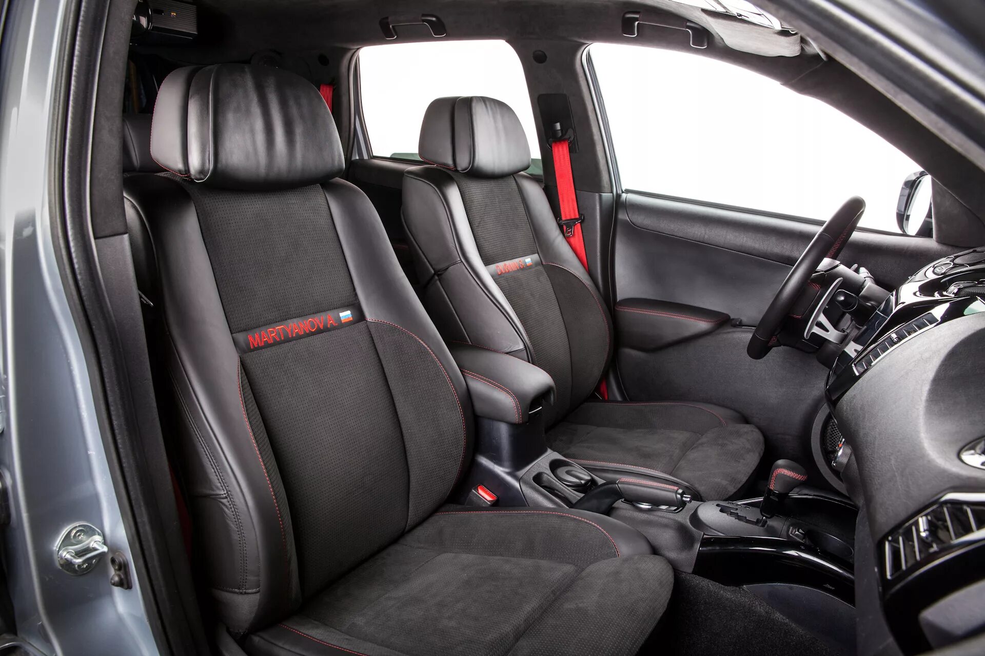 Поменять сидения на автомобиль. Поменять сидения на автомобиль. Поменять сидения на автомобиль. Кресла приора svs. Сиденья в автомобиле класса люкс.