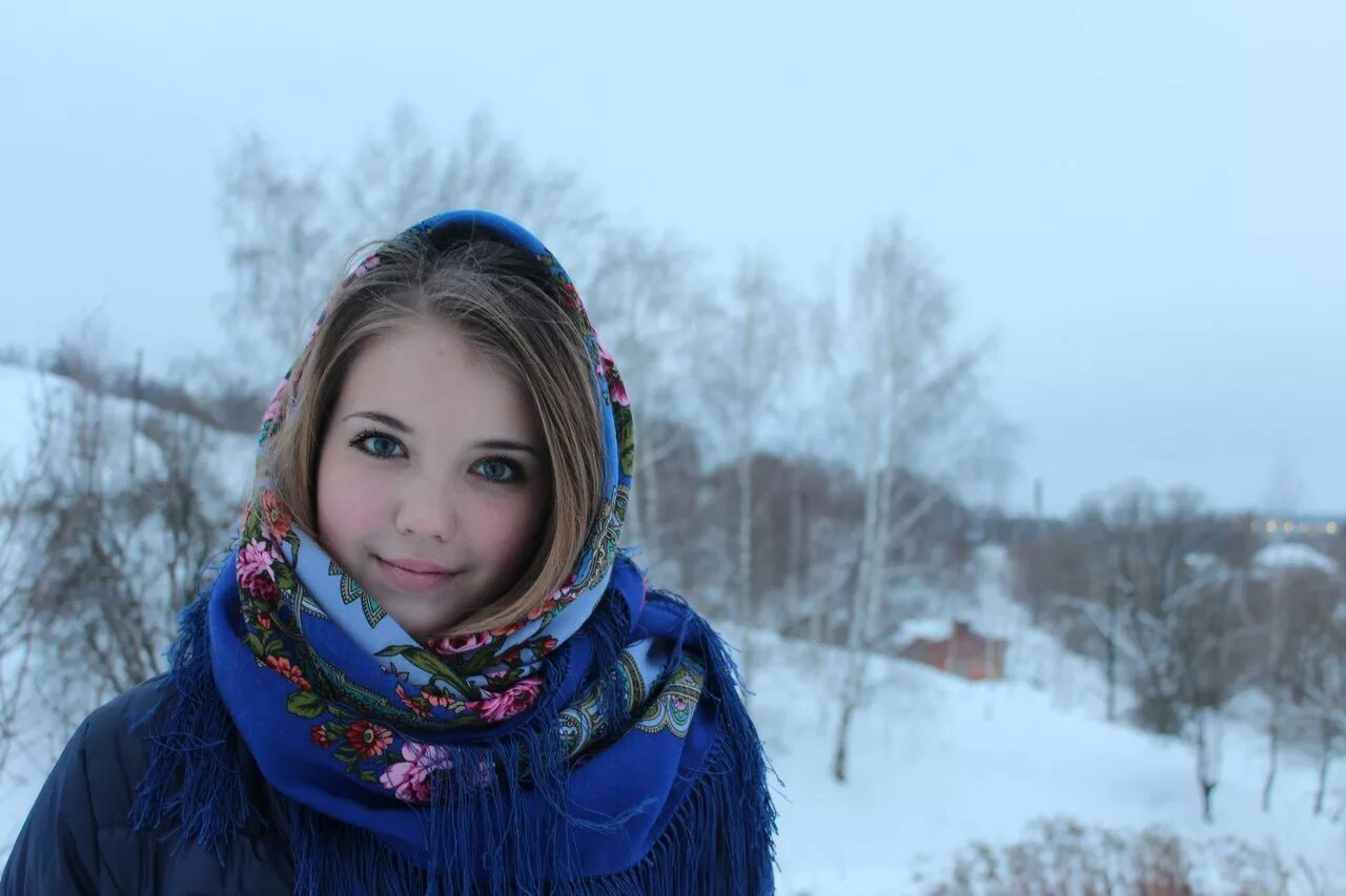 Деревенские девушки. Видео русской девочки. Деревенская девушка с длинными волосами. Самая красивая русская девушка. Славянские девушки.