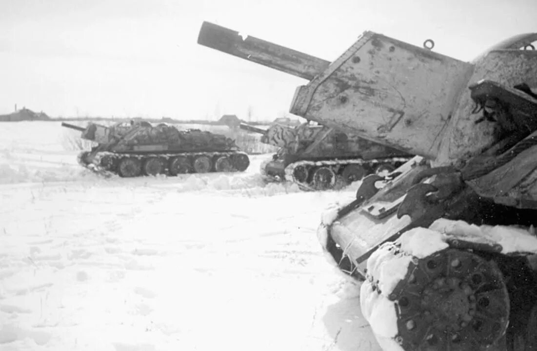 122 под. Су-122 зимний камуфляж. подбитый танк су-122. су-122 ленинград. су-122 самоходная артиллерийская установка.