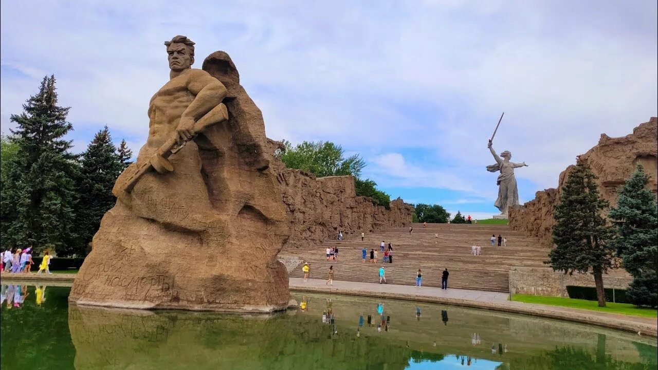 Мемориальный комплекс мамаев курган. Битва на мамаевом кургане. Мамаев курган волгоград. Мамаев курган волгоград. Камеры мамаев курган.