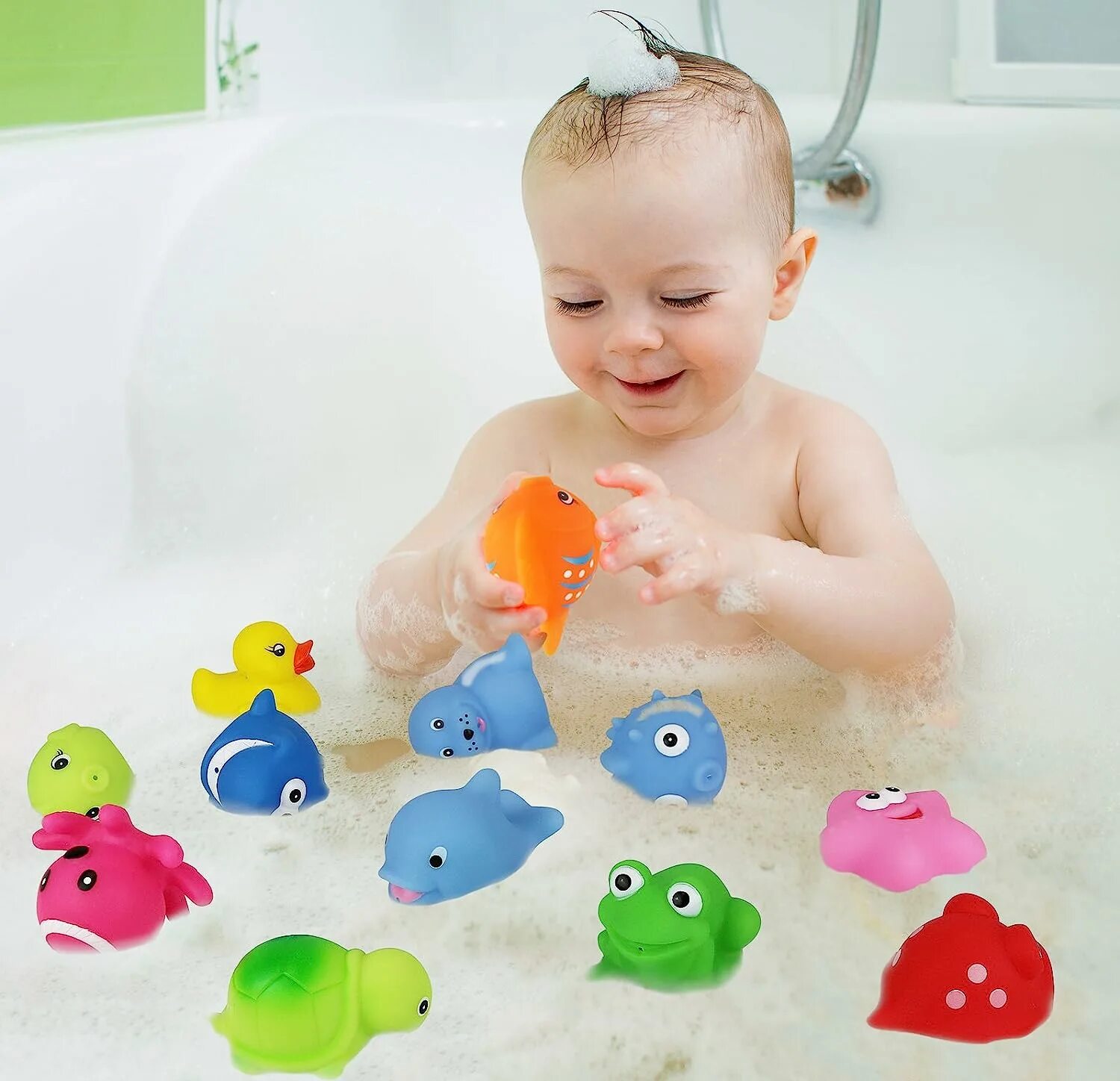Child bath. Игрушки для купания. Игрушка для купания в ванной. Игрушки для ванной для детей. Игрушки в ванную для младенцев.