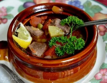 Тушить мясо в горшочках