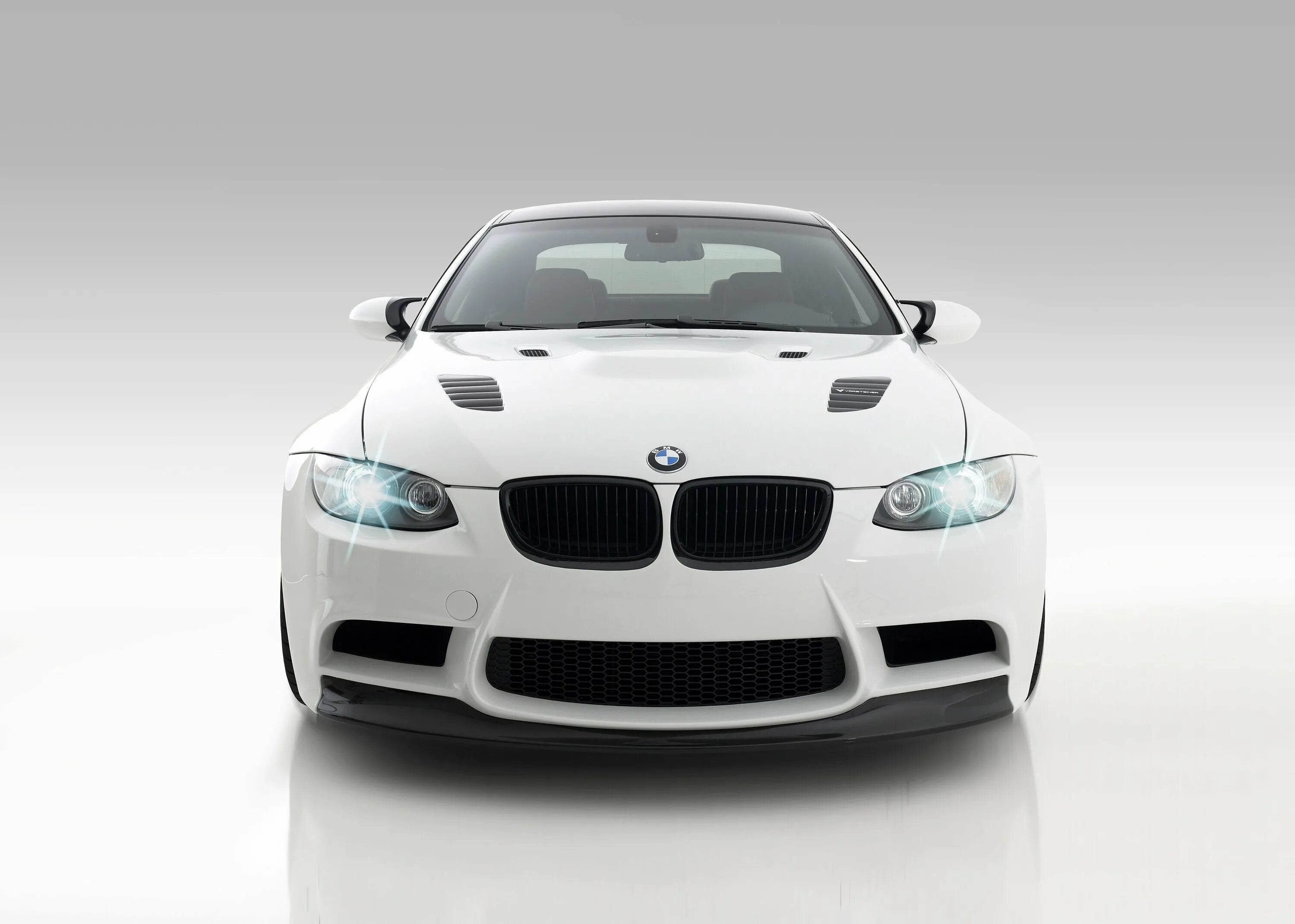 Перед автомобиля. BMW m3 e90 GTS. BMW e92 3d model. BMW e92 Limited Edition. Капот e92 Vorsteiner.