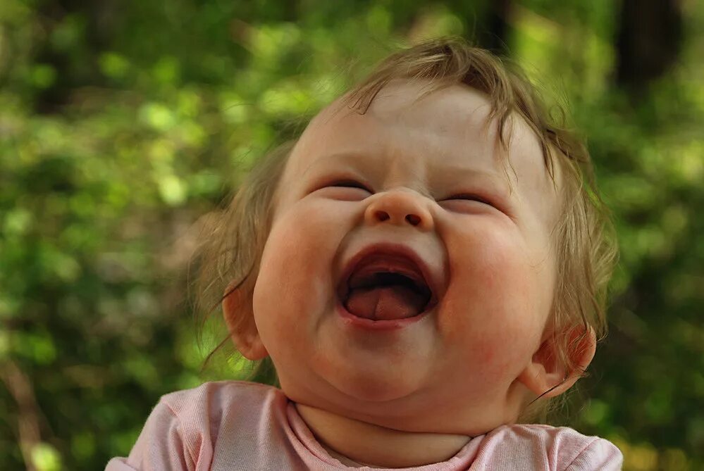 Самый лучший смех. Улыбающийся человек. Самый лучший смех. Малыш смеется. Девушка смеется.