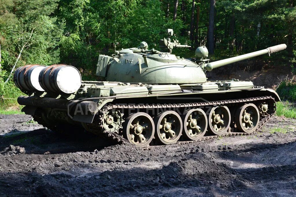Купить т 55. Танк т-55. Т-54 И Т-55. Танк t-55. Т-55 средний танк.