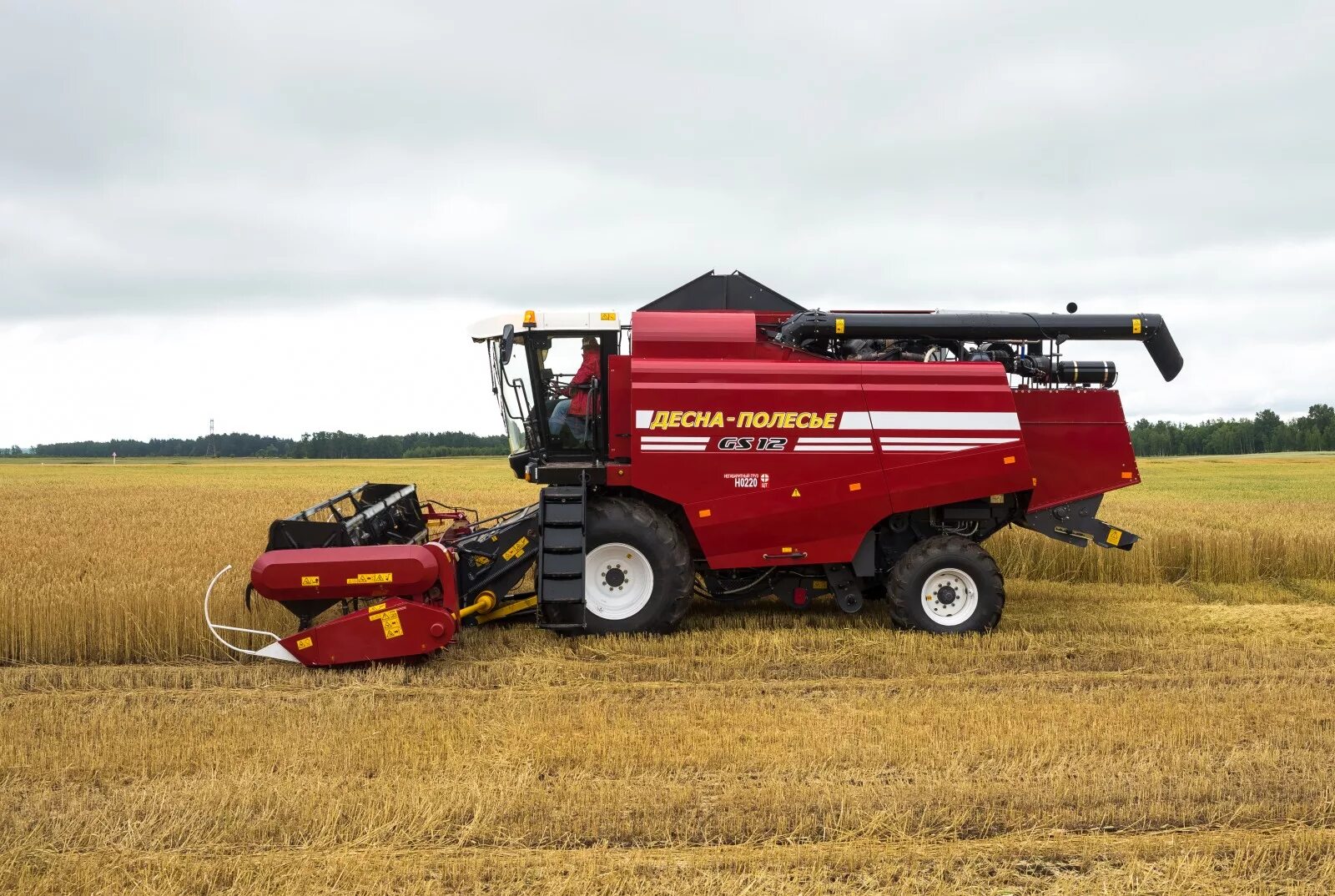 Комбайн полесье ротор. Кзс-1218 палессе gs12. Полесье gs 10. Комбайн палессе gs812. Зерноуборочный комбайн полесье кзс 812.