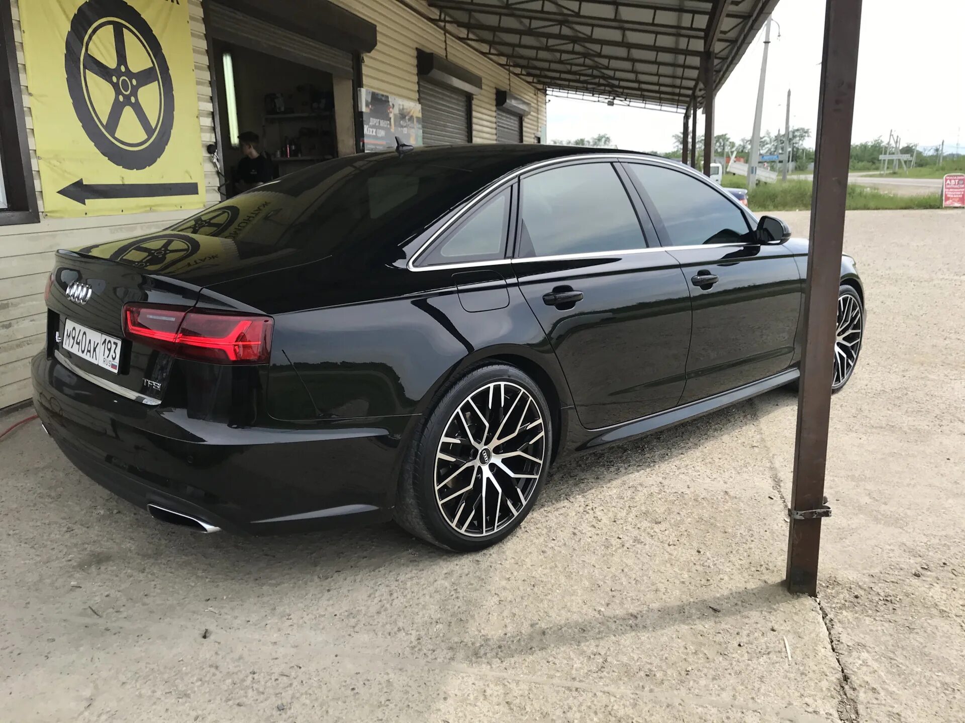 Audi a6 c6 тонированная. Audi a6 тонированная. Audi a6 c6 тонированная. Ауди а6 с6 рестайлинг черный. Audi a6 c7 тонированная.