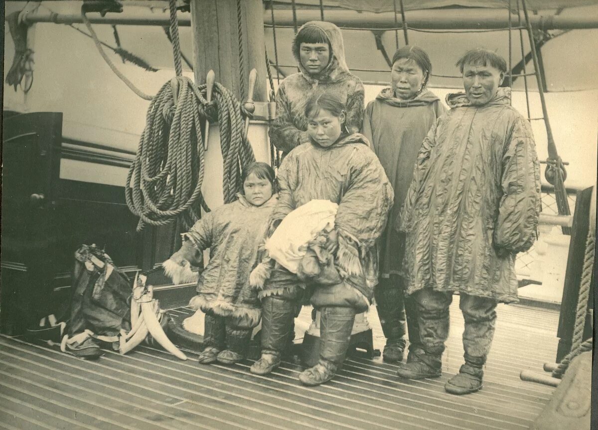 Инуиты на аляске. Аляска эскимосы. Эскимосы инуиты. Арктика эскимосы. Инуиты — канадские эскимосы.