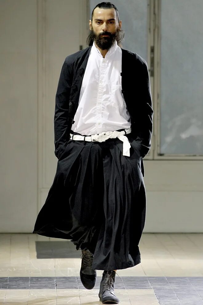 Hybrid kilt. Мужчина в юбке. Yohji yamamoto штаны. Мужчина в юбке. Килт аландиена.