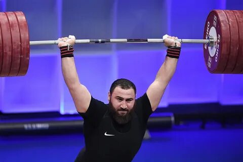 Чемпион по тяжелой атлетике
