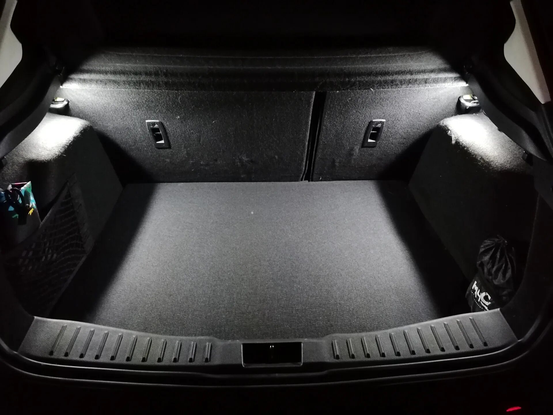 Багажник форд фокус 2 седан. Багажник форд фокус 3 рестайлинг. Ford focus 2017 багажник. Форд фокус 3 сидан багаж. Ford focus 3 хэтчбек багажник.