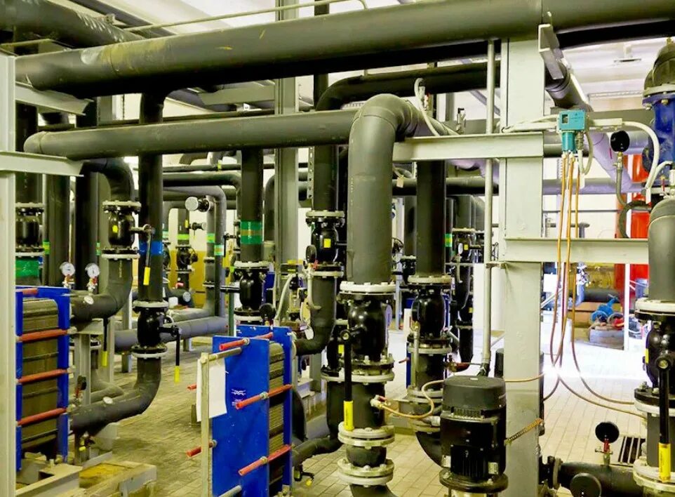 Централизованная система теплоснабжения схема. Виды систем отопления зданий. Классификация систем теплоснабжения по теплоносителю. Теплоснабжение осуществляется. Автономная система теплоснабжения схема.