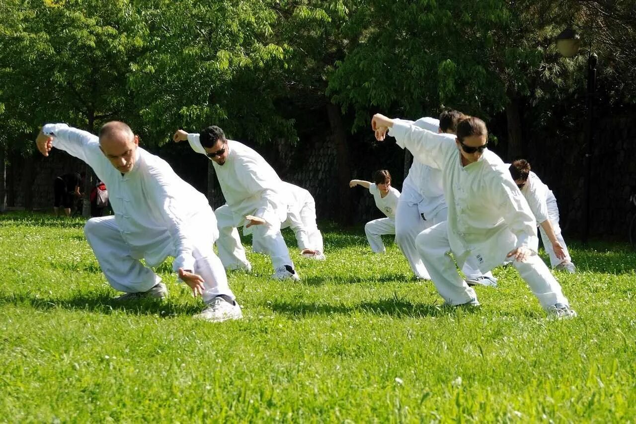 Гимнастика тайчи цигун. Тайцзицюань (Тай чи). Китайская гимнастика tai chi. Гимнастика Тай Цзи цюань.