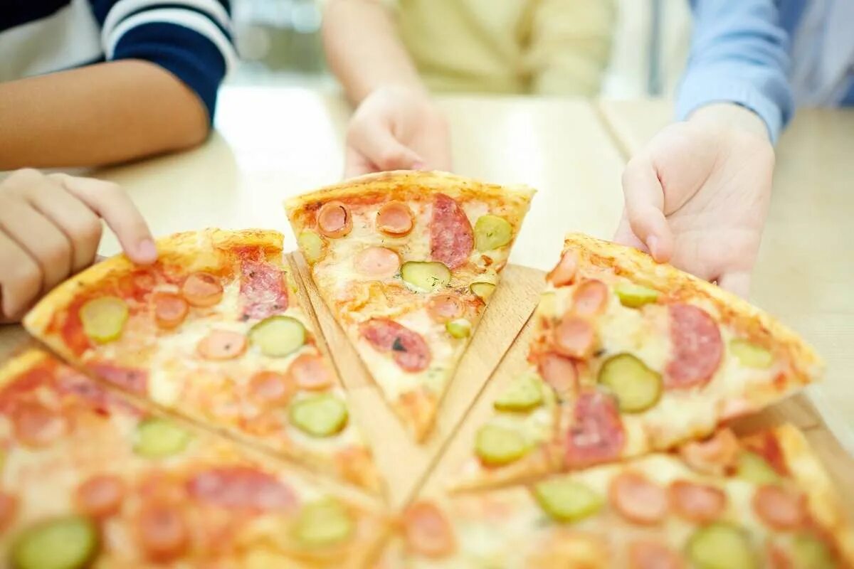 Детский мастер класс пицца. Мастер класс пицца для детей. Детский мастер класс по пицце. МК пицца.